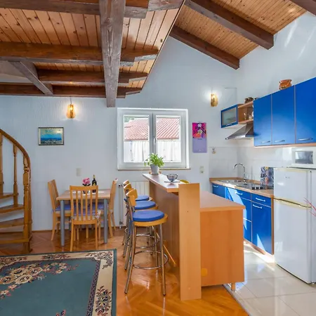 Apartment With A Parking Space - 2216 Porec