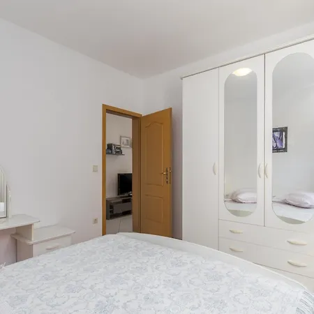 With Parking Space - 2216 Apartment Porec