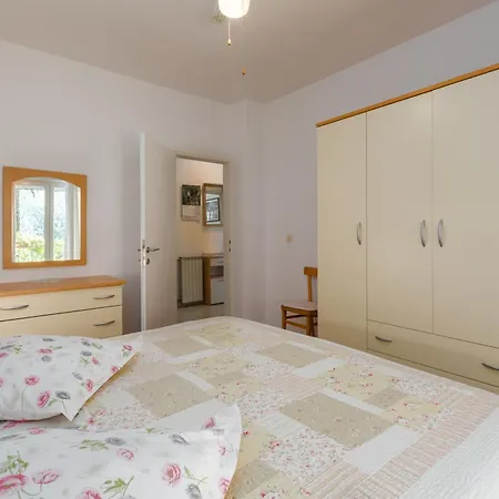 Apartment With Parking Space - 2216 *