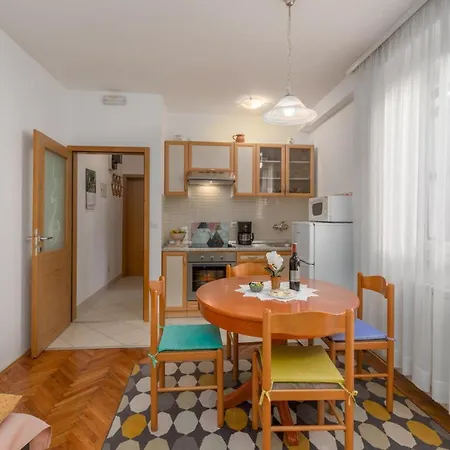 Appartement With Parking Space - 2216 *