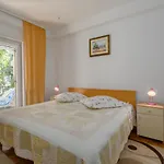 With Parking Space - 2216 Апартаменты Пореч