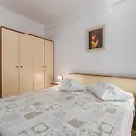 With Parking Space - 2216 Пореч