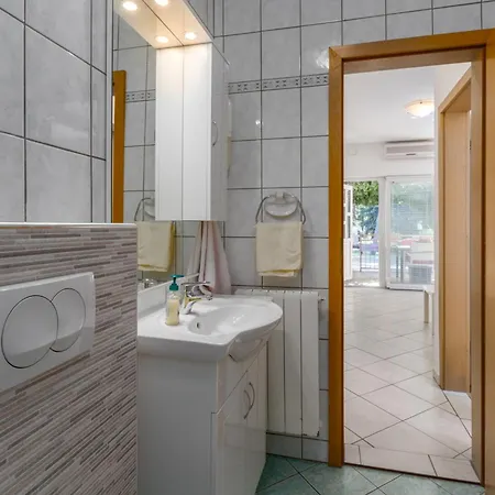 Apartment With Parking Space - 2216 Porec