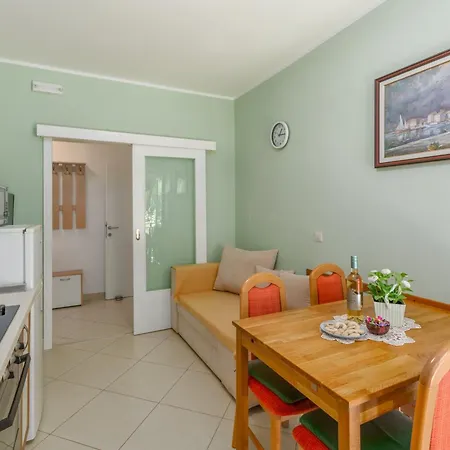 Apartment With Parking Space - 2216 Porec