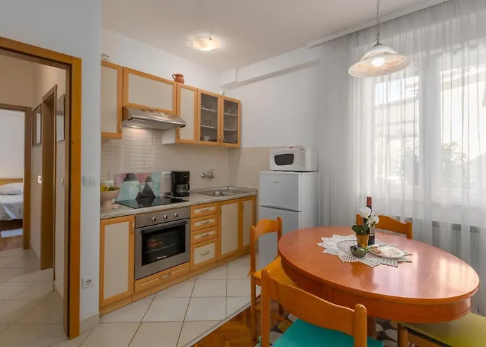 With Parking Space - 2216 アパート ポレッチ