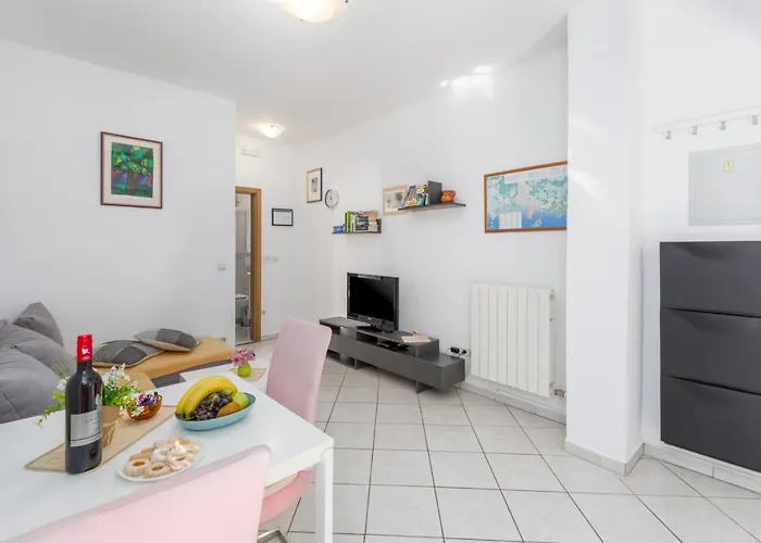 アパート With Parking Space - 2216