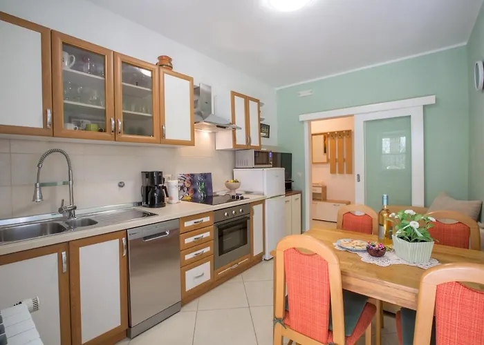 With Parking Space - 2216 アパート *